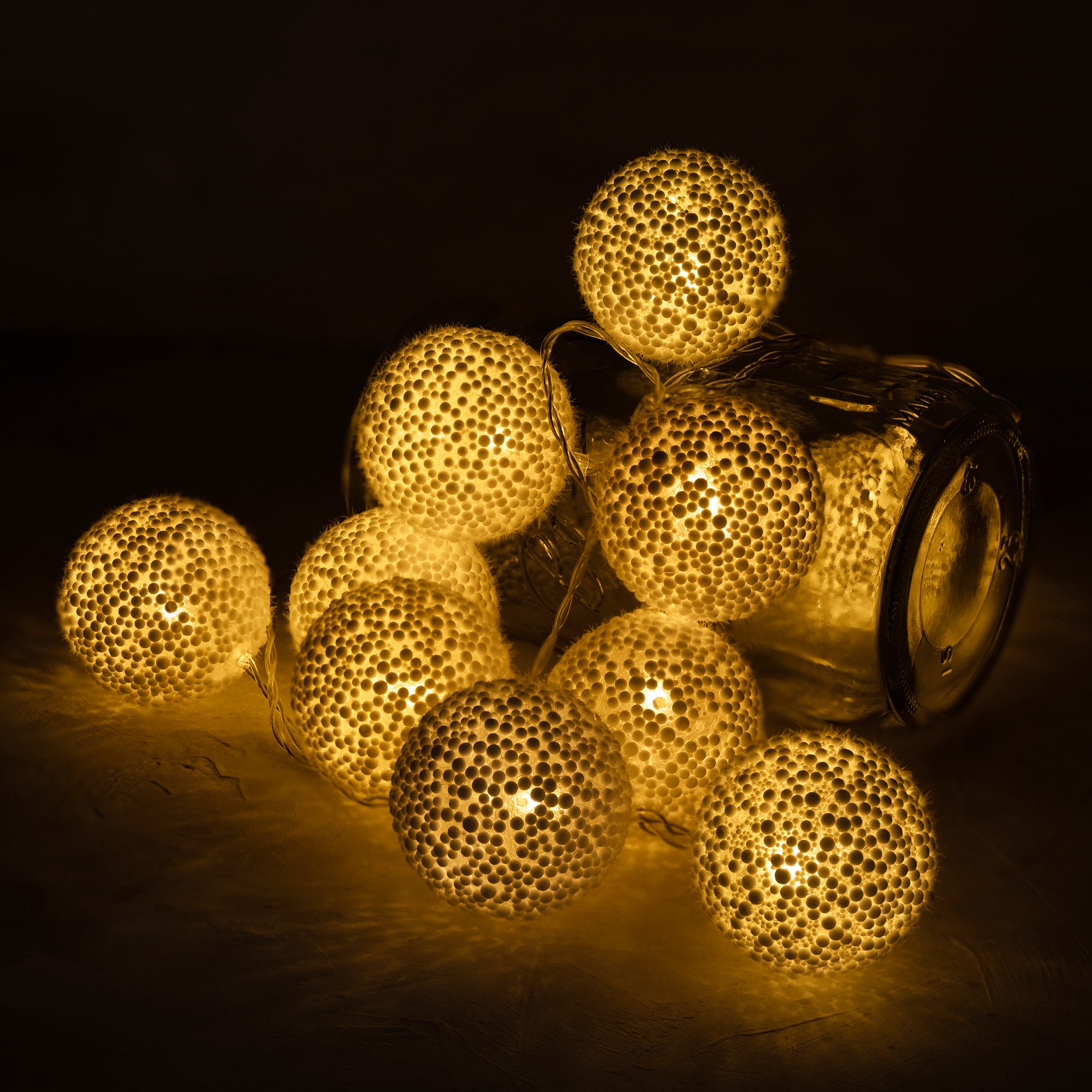10 LED Foam Specked Balls String Fairy Light 5.75 feet Battery Powered –  West Ivory LED Lighting